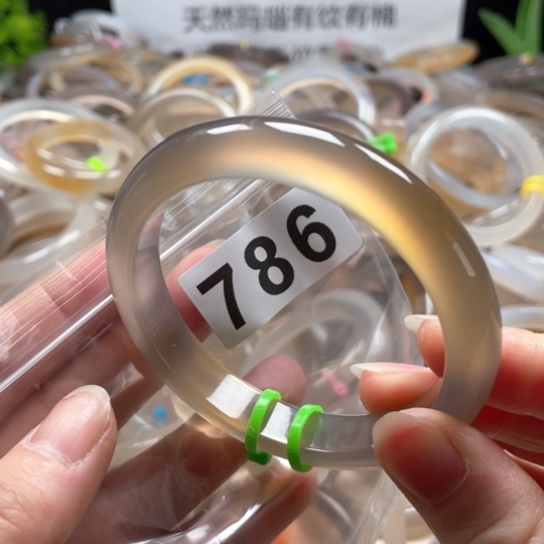 玛瑙/玉髓手镯未镶嵌