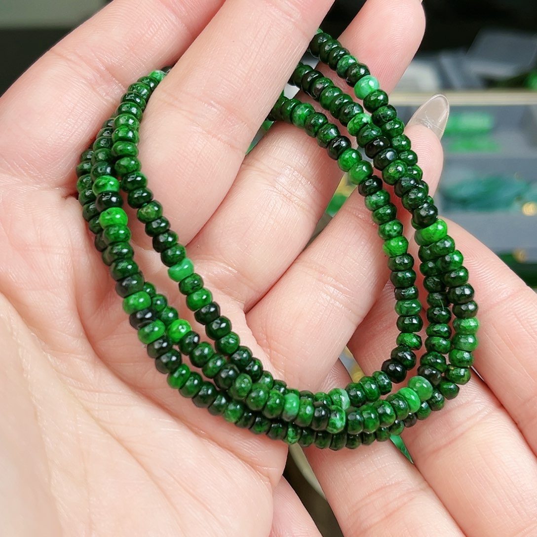 翡翠颈饰未镶嵌手链