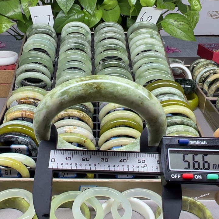 蛇纹石玉未镶嵌手镯101