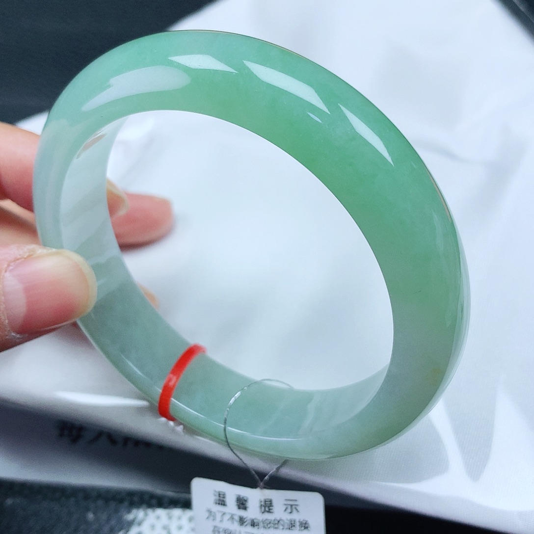 翡翠手镯未镶嵌57圈