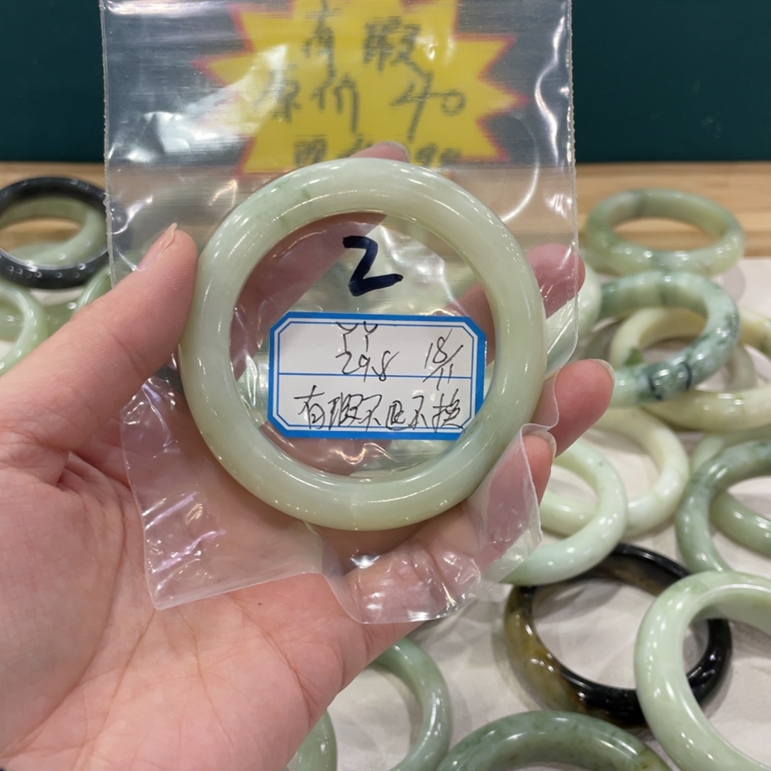 丫***～蛇纹石玉未镶嵌手镯