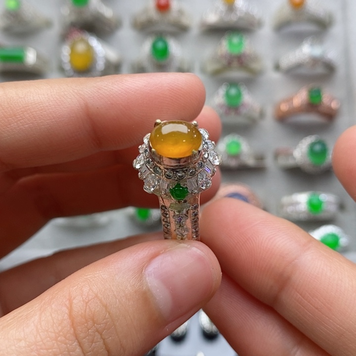 翡翠戒指未镶嵌蛋面