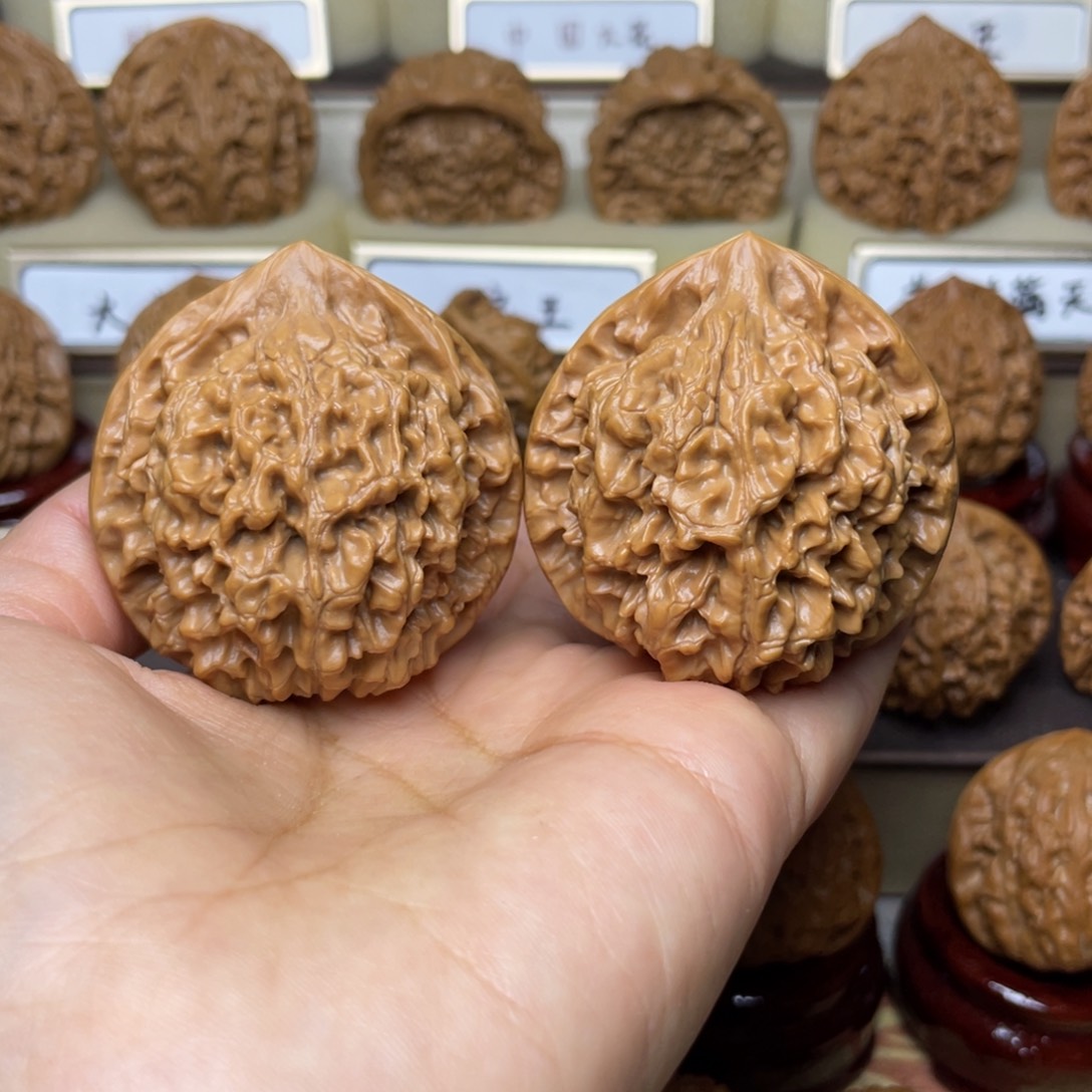 文玩核桃把件官帽46左右