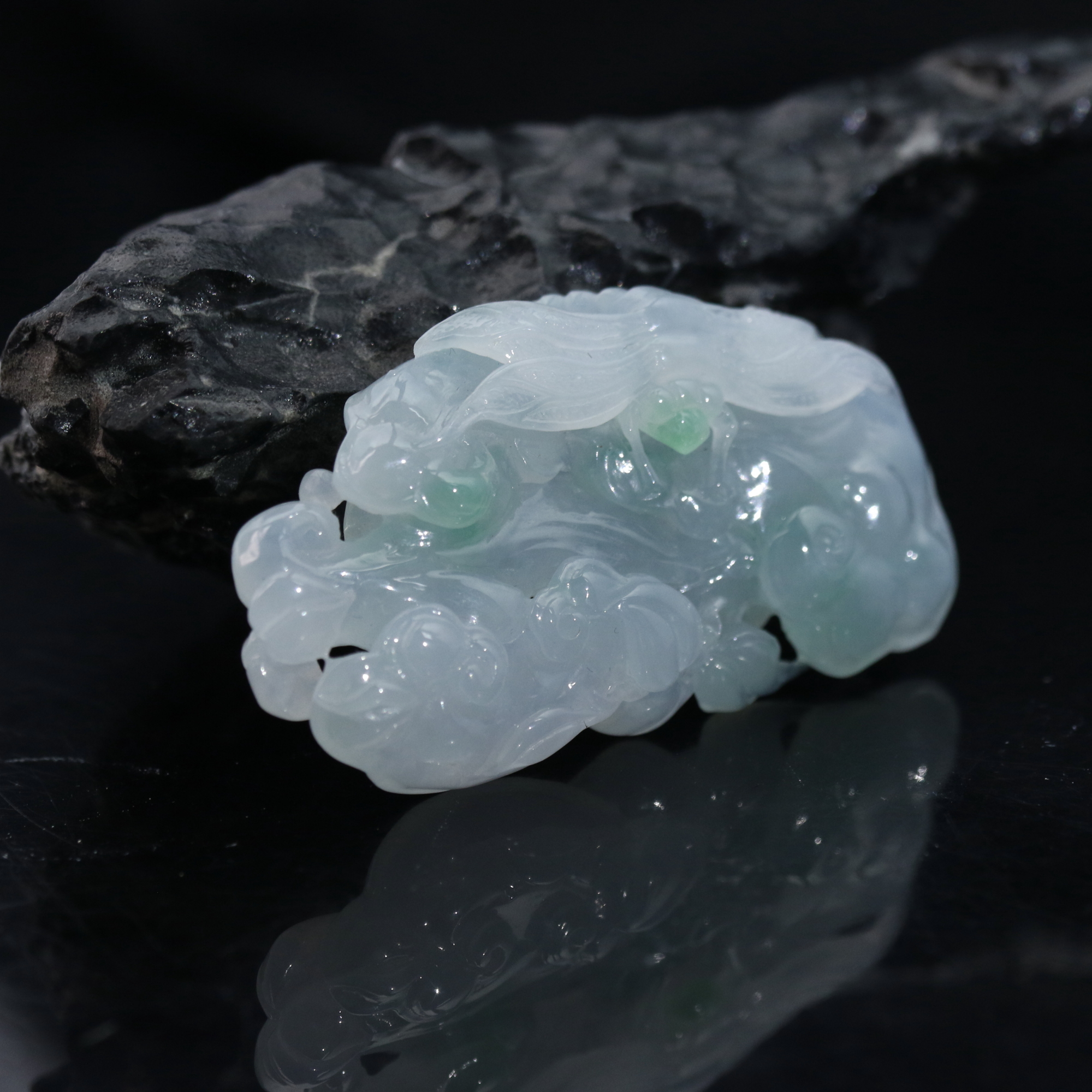 26天然缅甸翡翠A货特色挂件/500309/上海嘉禾拍卖