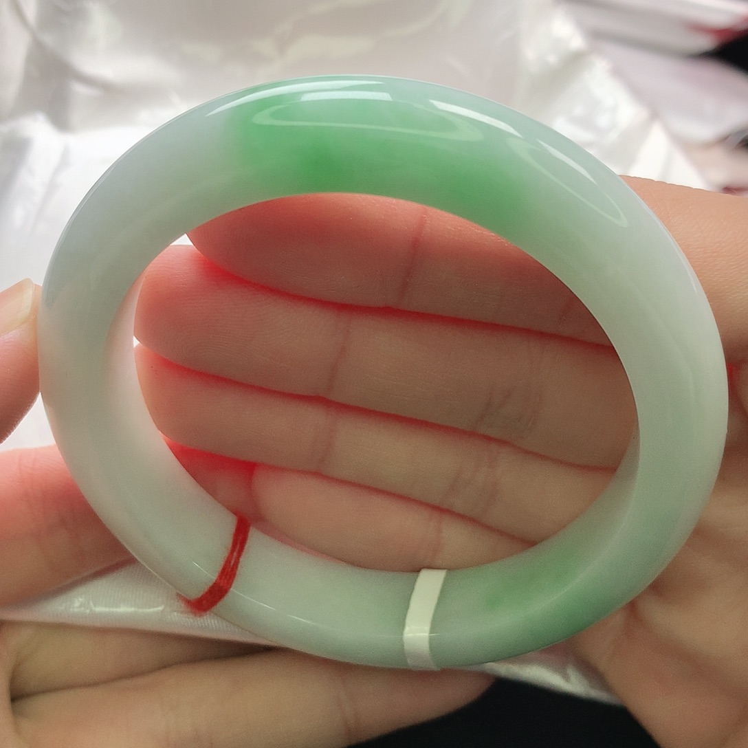 翡翠未镶嵌手镯缅甸5556