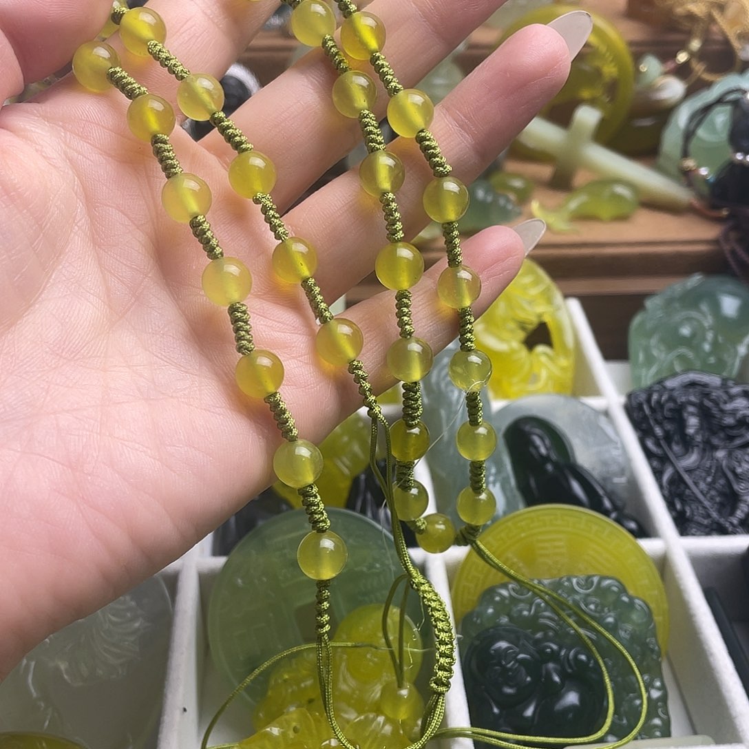 快***仙蛇纹石玉未镶嵌颈饰