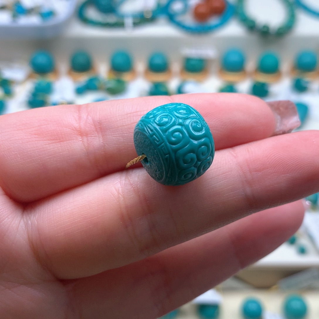 绿松石配饰未镶嵌草***?