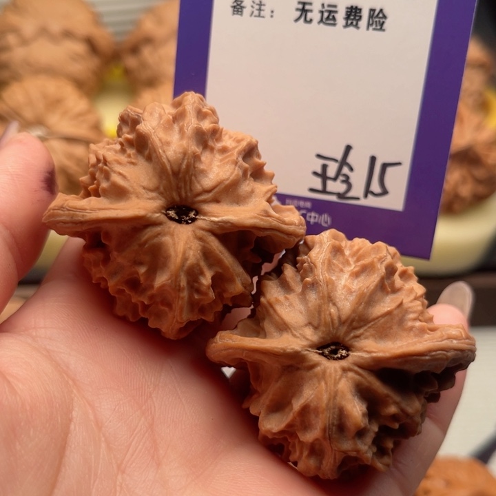 吊坠文玩核桃哗**宠文玩核桃15
