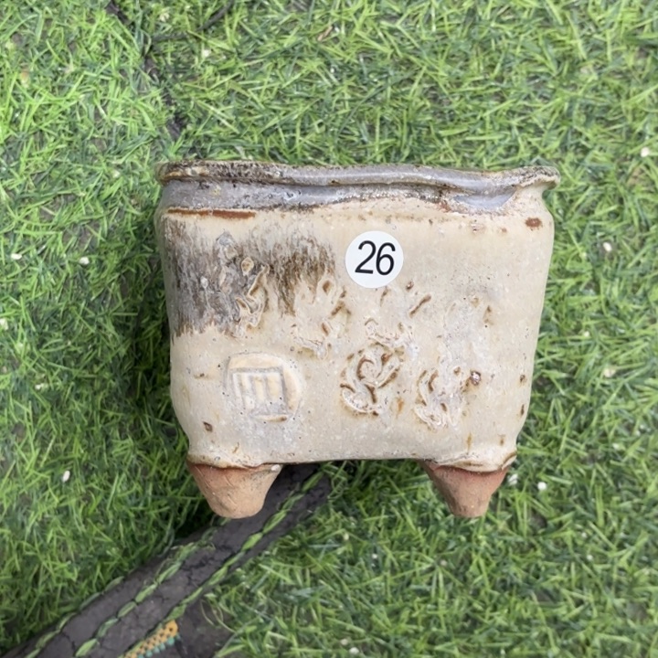 内口10高10左右，微瑕1个