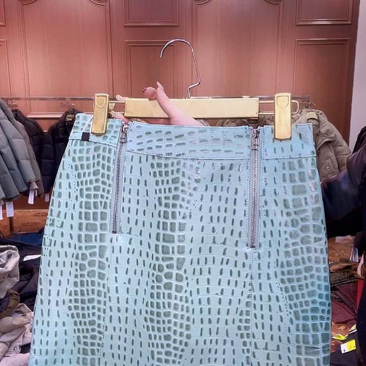 100……110斤皮短裙