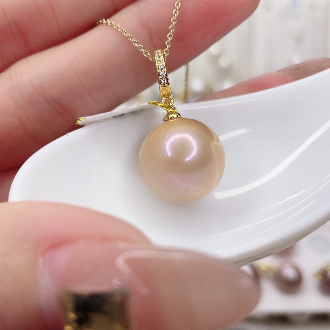 淡水珍珠吊坠(赠链)未镶嵌