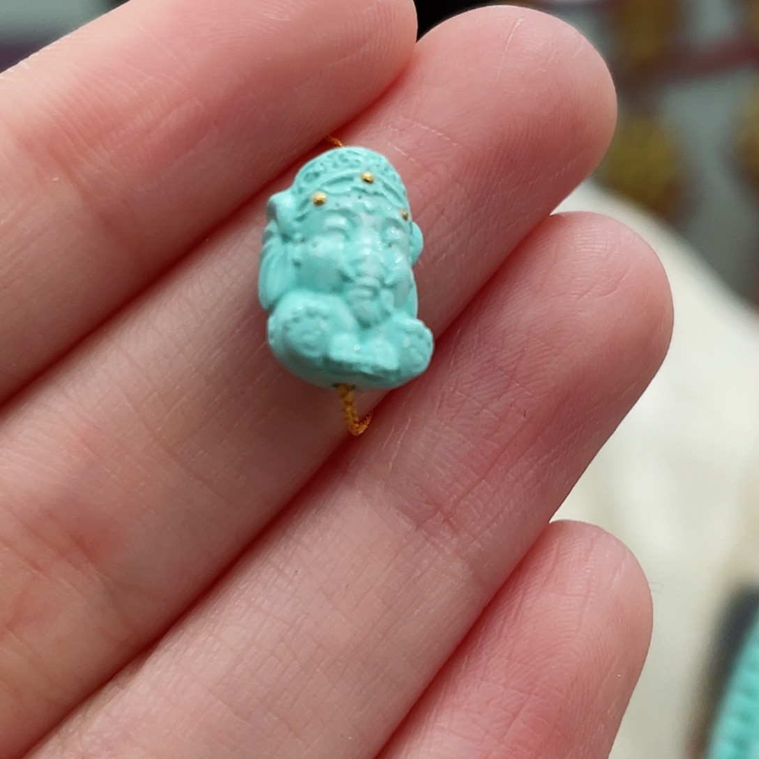 绿松石颈饰未镶嵌