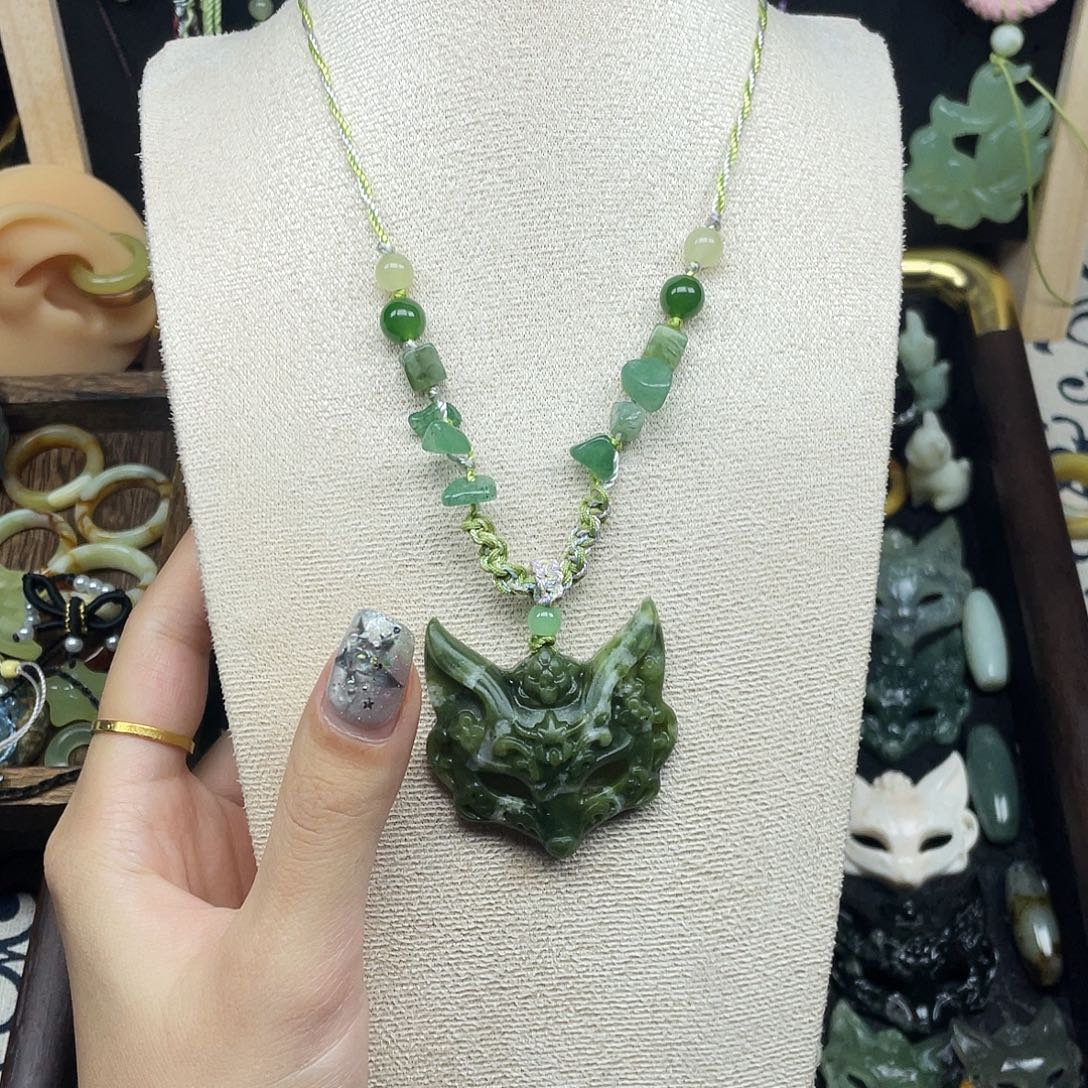 蛇纹石玉未镶嵌颈饰福利