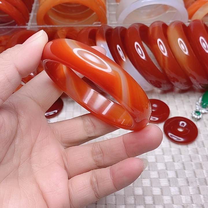 玛瑙/玉髓手镯未镶嵌