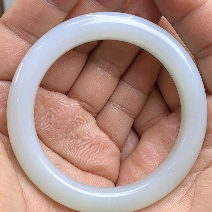 【闪购商品】未镶嵌手镯和田玉