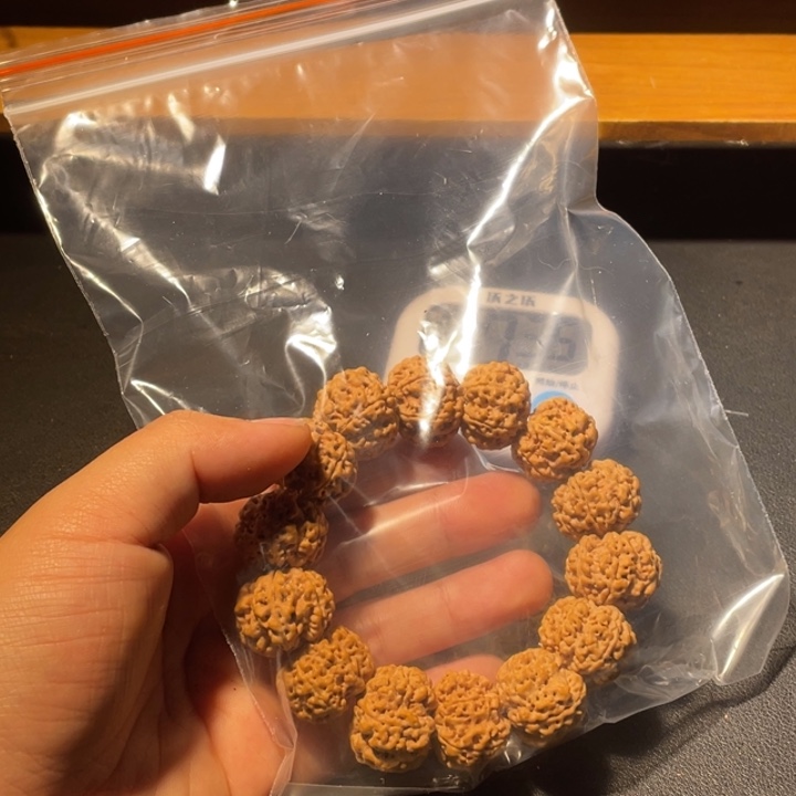 春***雷金刚菩提手串这个