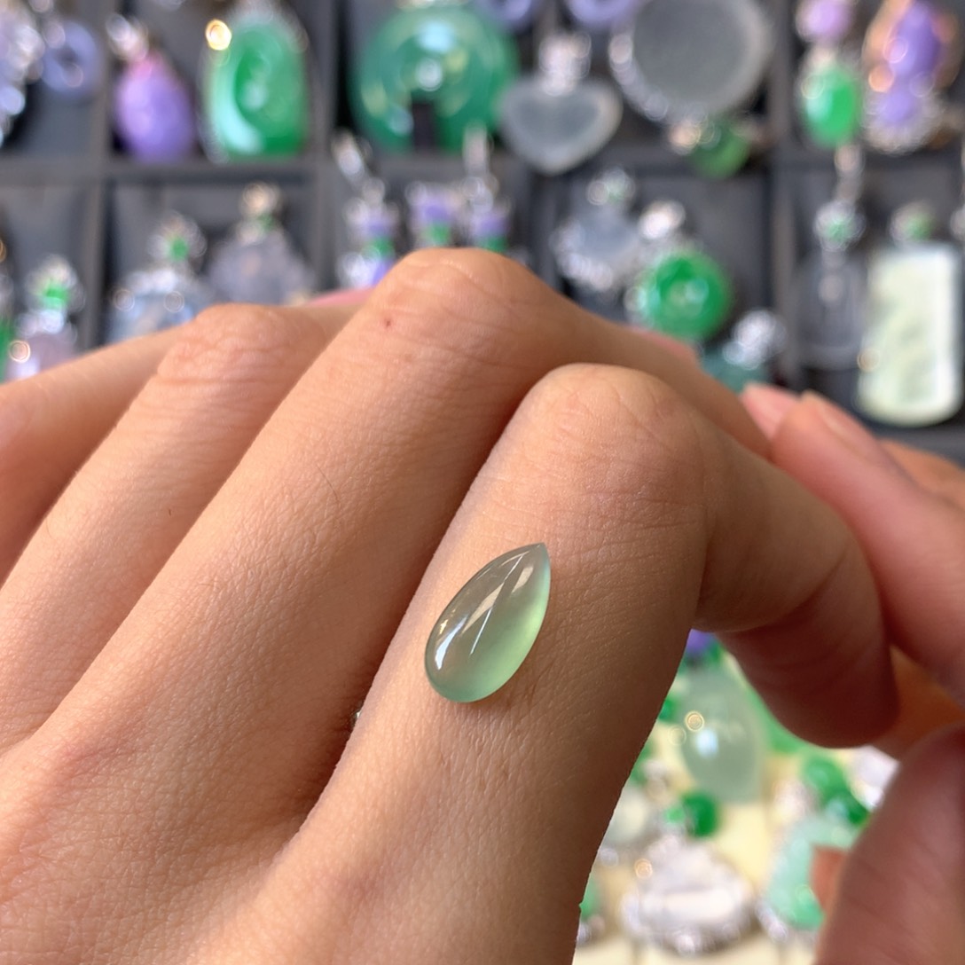 翡翠颈饰未镶嵌裸石