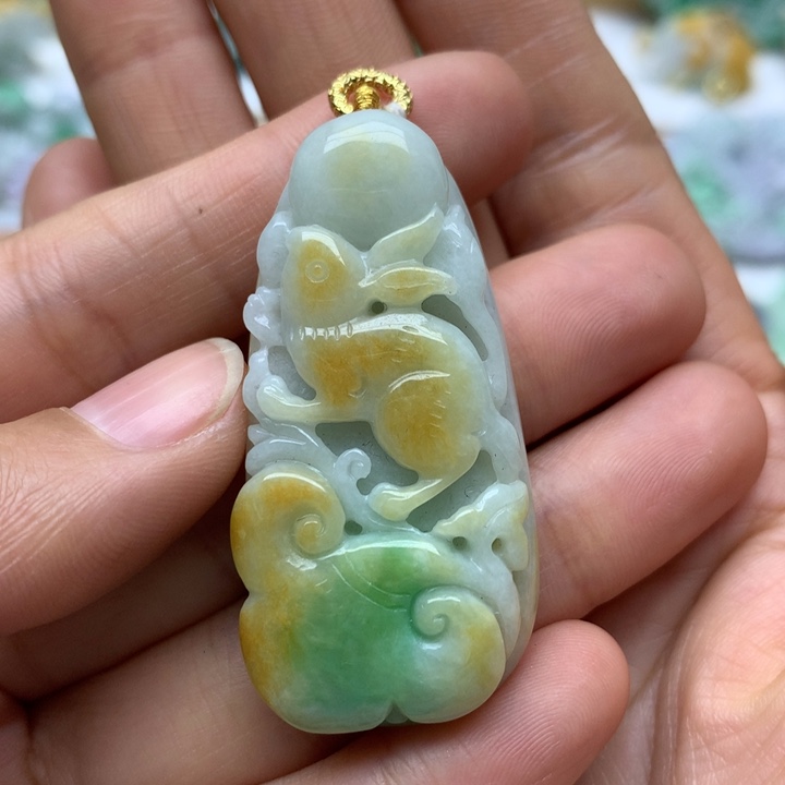 翡翠颈饰未镶嵌翡翠
