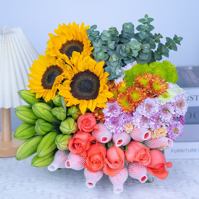 云南直发玫瑰+百合+向日葵+小雏菊+配草（粉丝送10枝康乃馨）