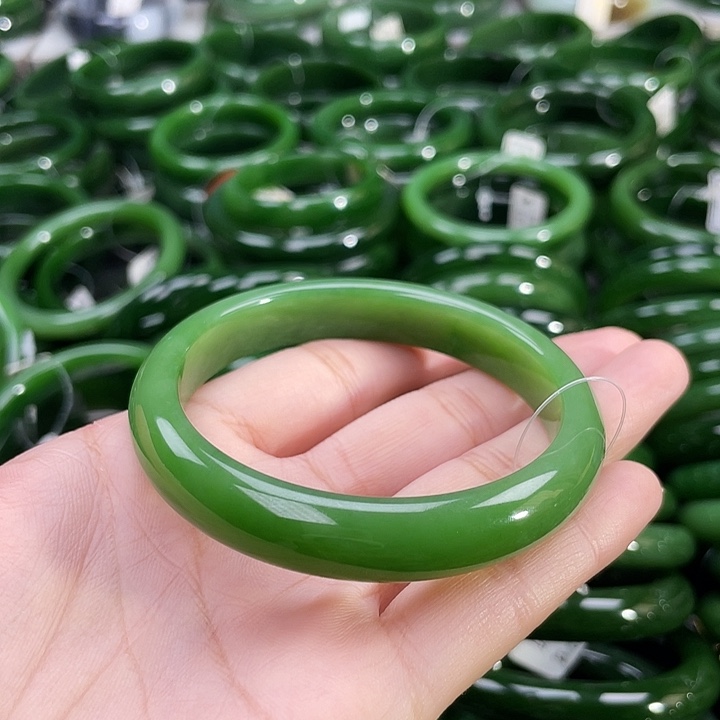 未镶嵌手镯和田玉（碧玉）