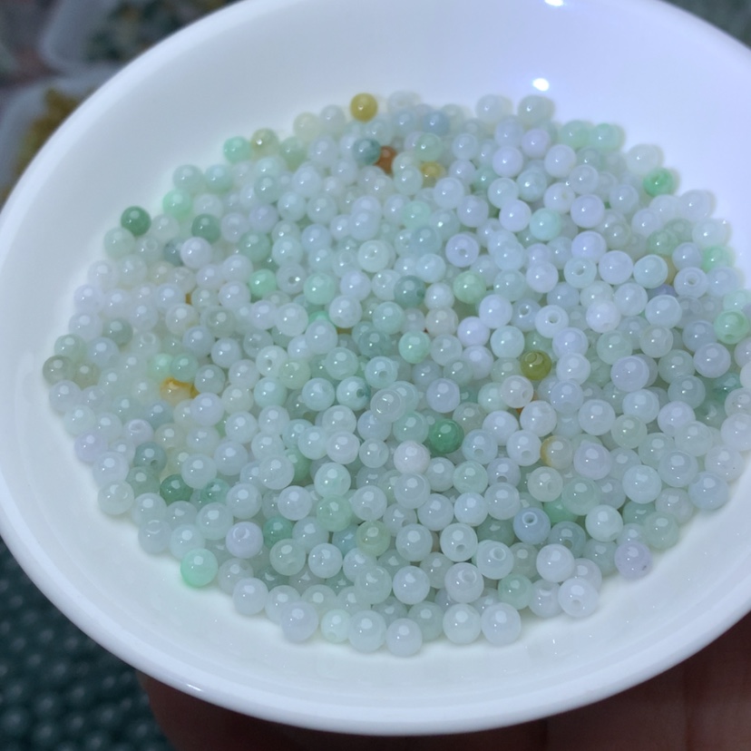 【闪购商品】翡翠手链未镶嵌卡3.8冰绿白100颗