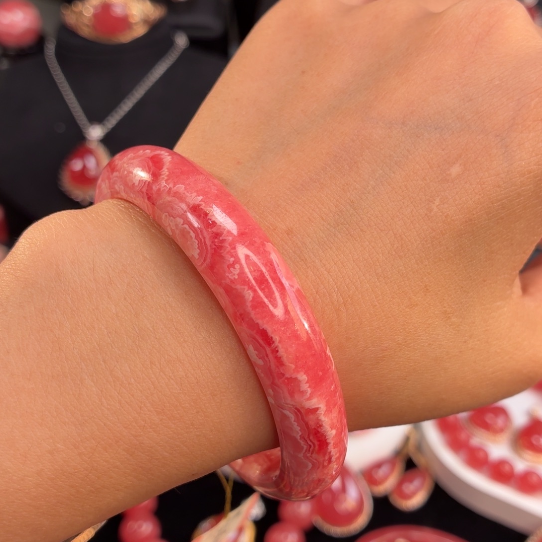 菱锰矿（红纹石）未镶嵌手镯玫瑰纹