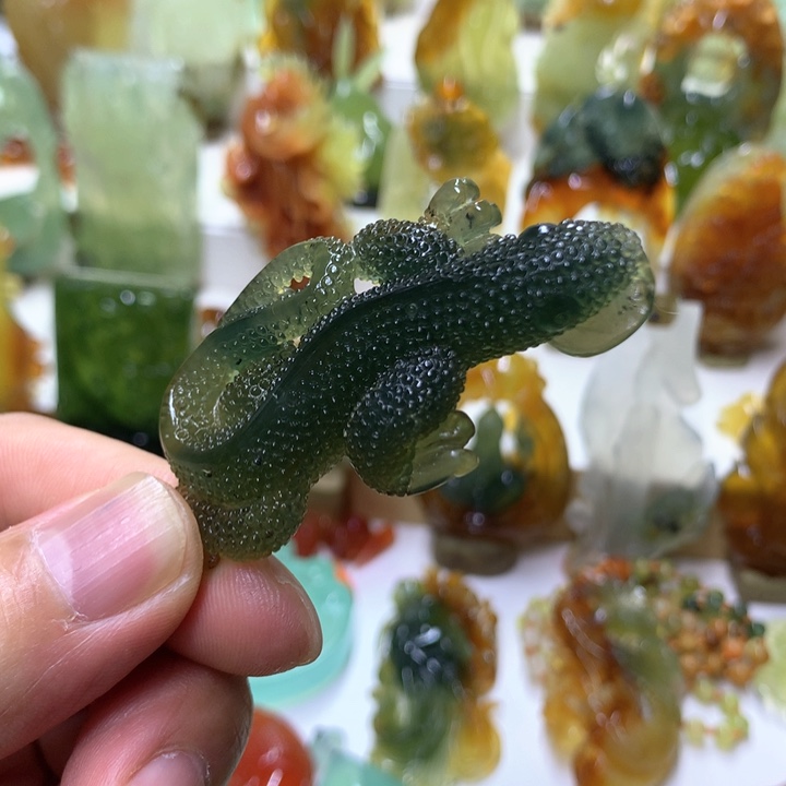 蛇纹石玉珠宝半成品未镶嵌