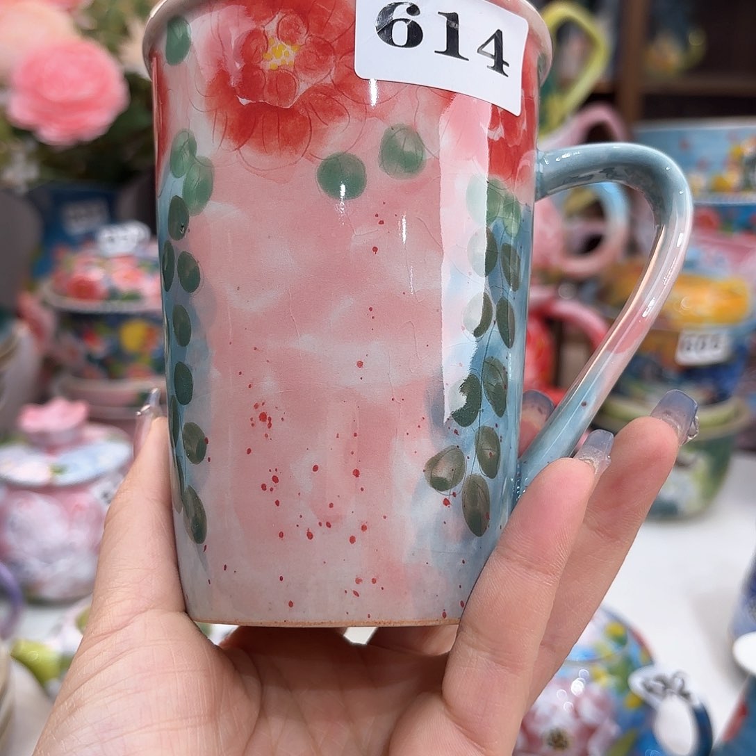 瓷片在这条街走到哪里就在那