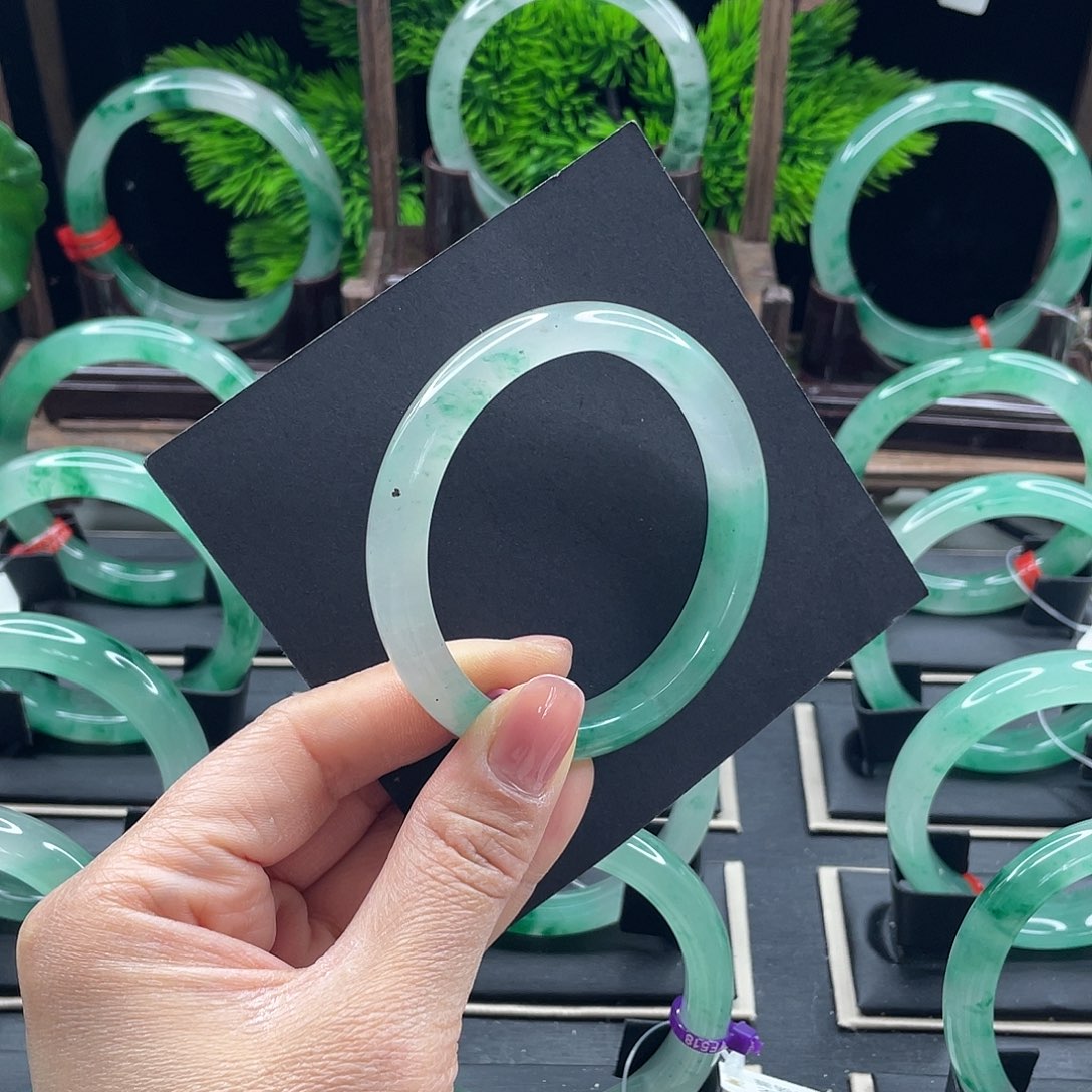 石英质玉未镶嵌手镯