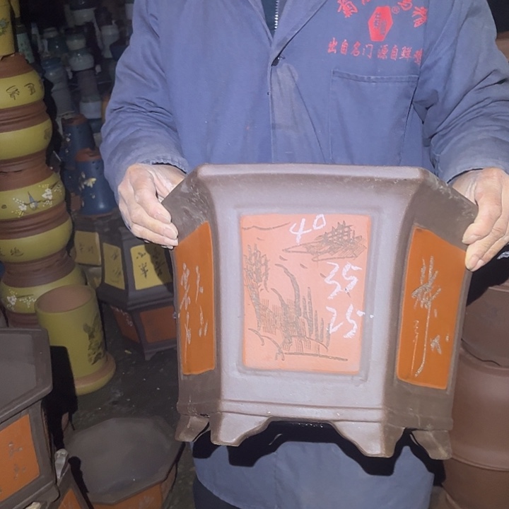 紫砂花盆紫砂花盆和小