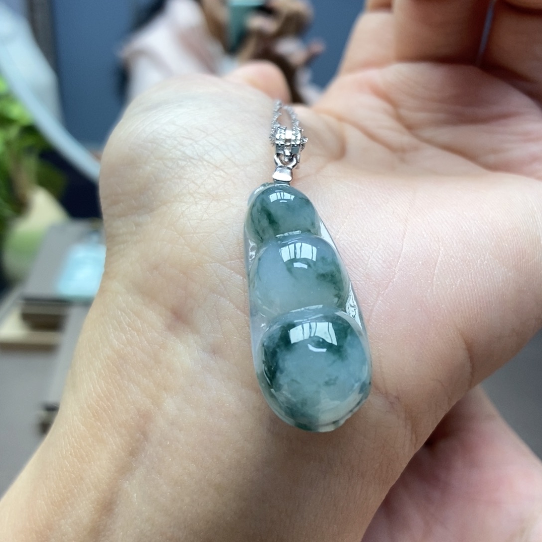 翡翠颈饰银S925镶嵌吊坠豆子