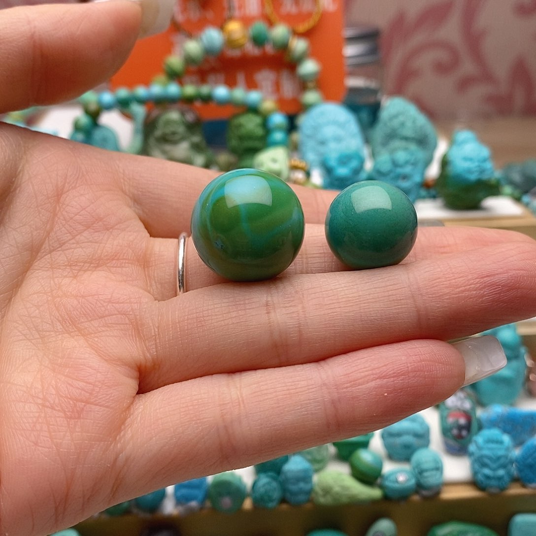 绿松石未镶嵌饰品会****菲