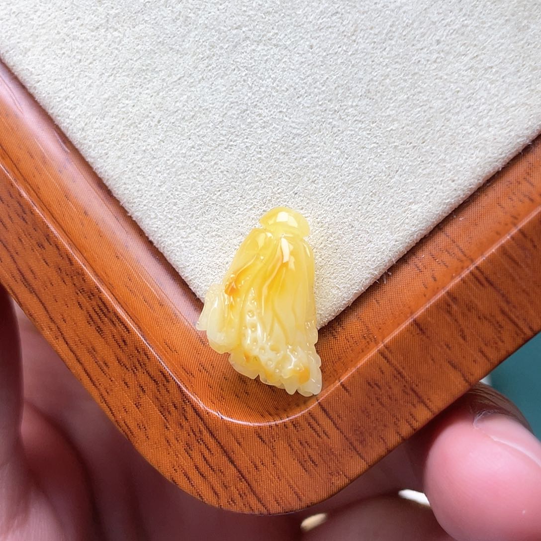 琥珀裸石未镶嵌蜜蜡