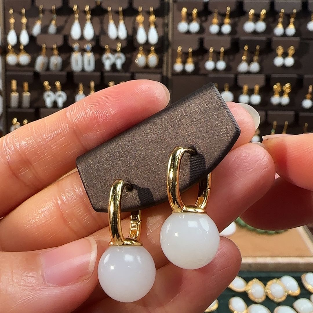 和田玉耳饰18K金镶嵌