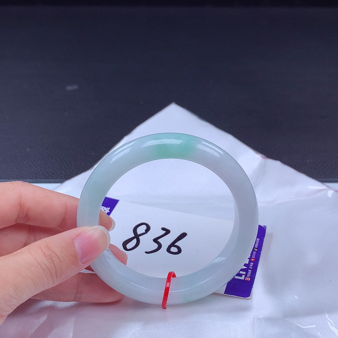 翡翠手镯未镶嵌手镯000935