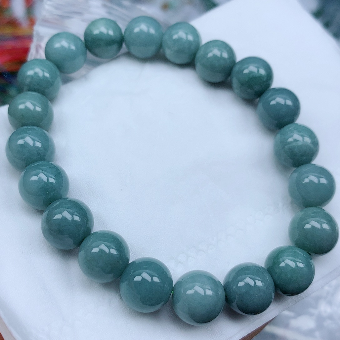 翡翠颈饰未镶嵌手串