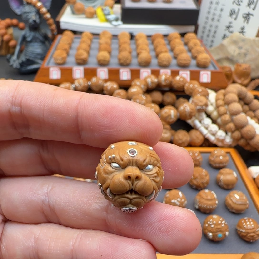 猴头核桃吊坠狗王