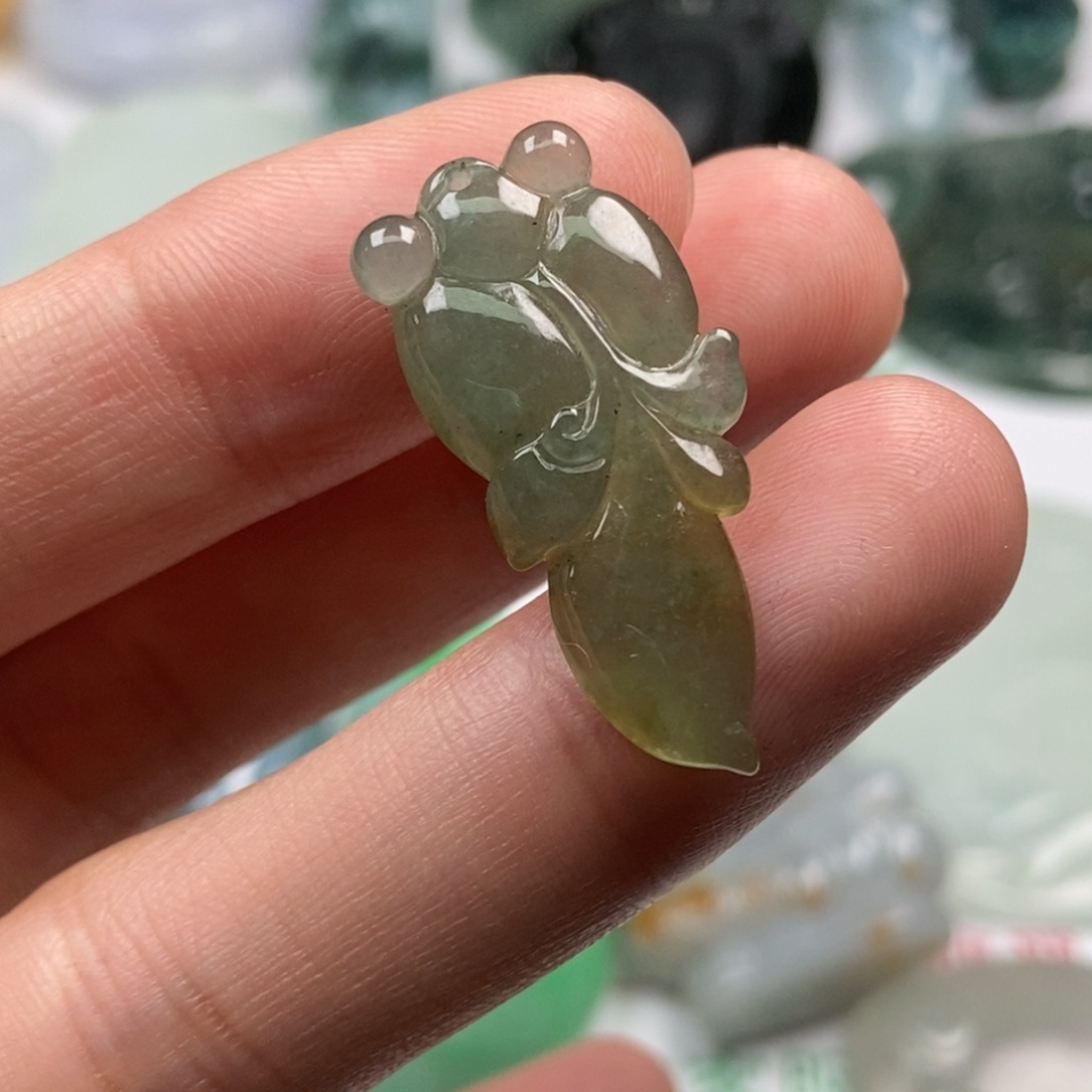 翡翠未镶嵌颈饰翡翠