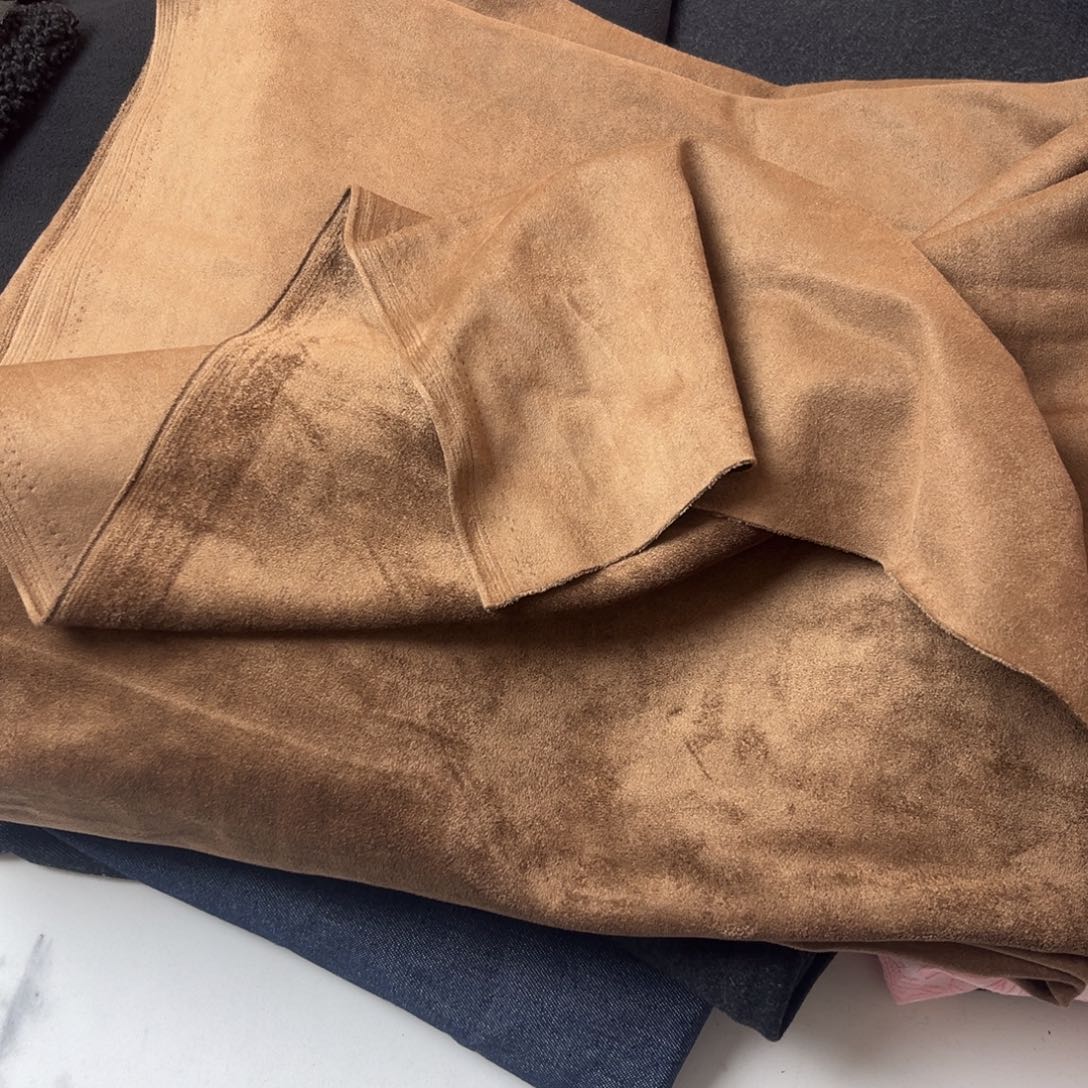 混纺咖色麂皮绒2米。       