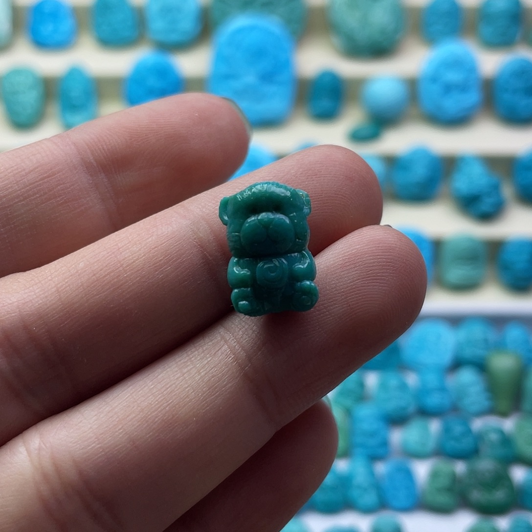 绿松石未镶嵌颈饰