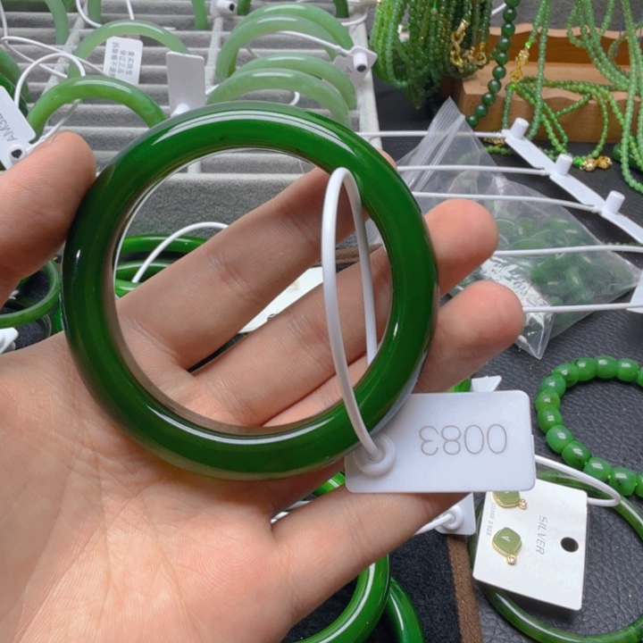 百***合和田玉（碧玉）未镶嵌手镯