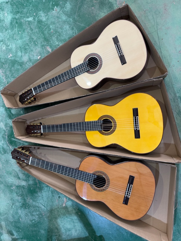 39寸微瑕古典全单吉他