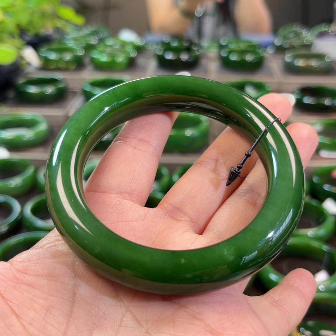 未镶嵌手镯和田玉（碧玉）