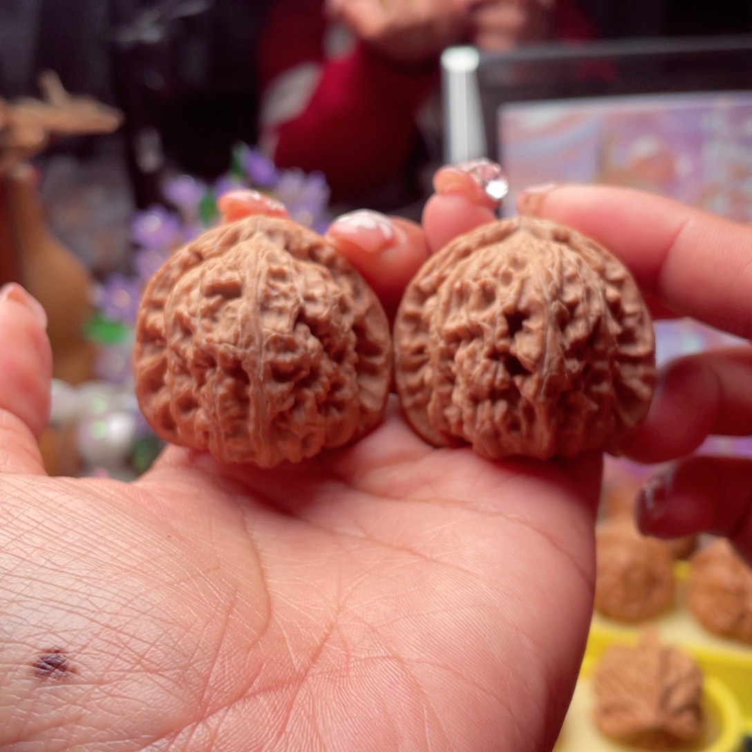 【闪购商品】文玩核桃把件浅**光白狮子40