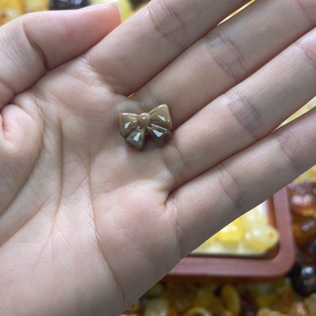 游***美琥珀未镶嵌裸石天然琥珀