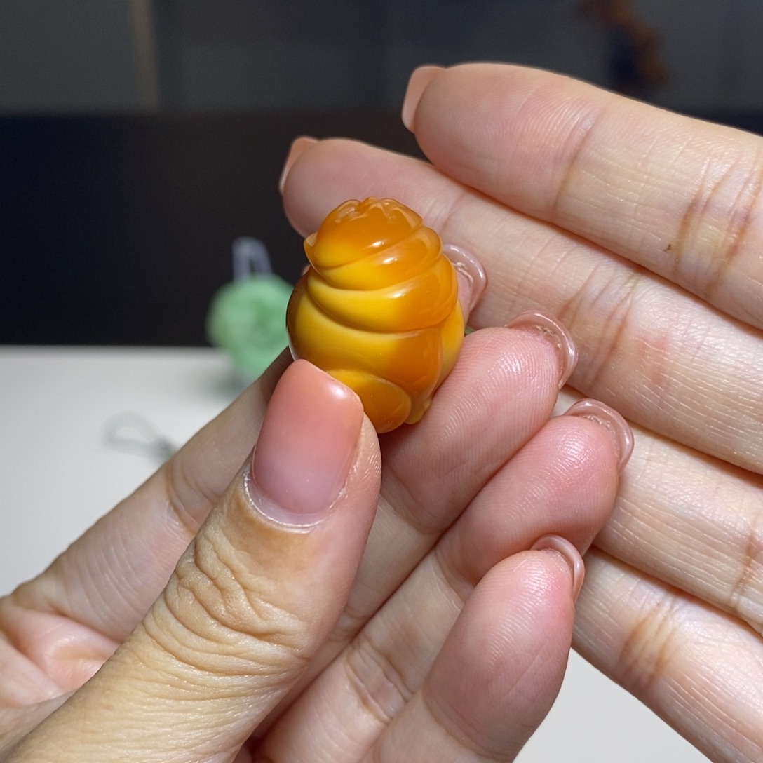 石英质玉（缅黄）未镶嵌颈饰