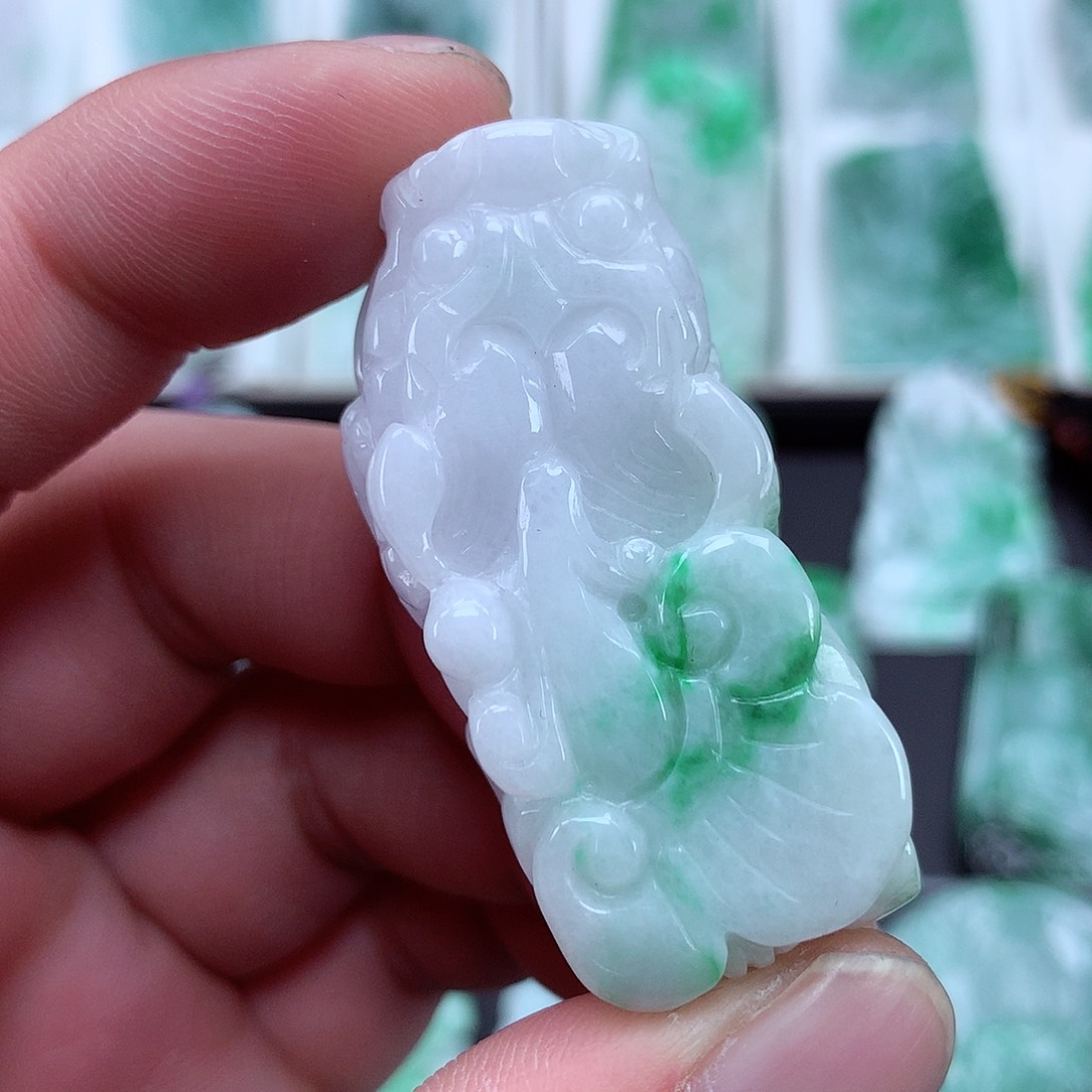 翡翠颈饰未镶嵌翡翠吊坠