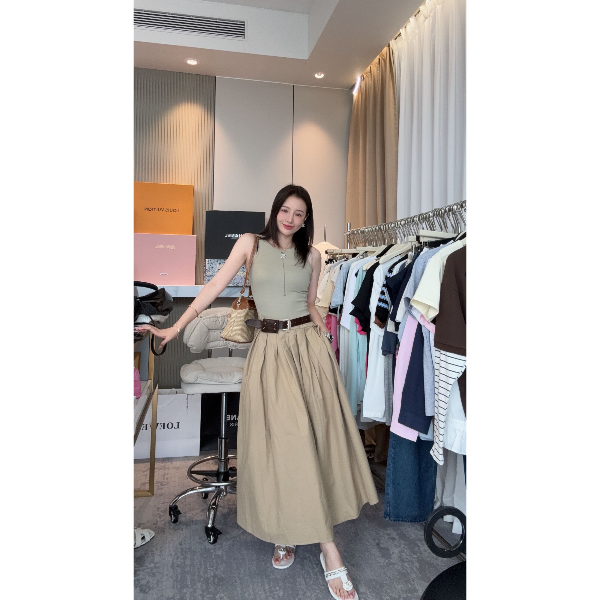 《An ni》【马拉拉】夏季新品时尚轻薄修身收腰背心连衣裙Ani-C330