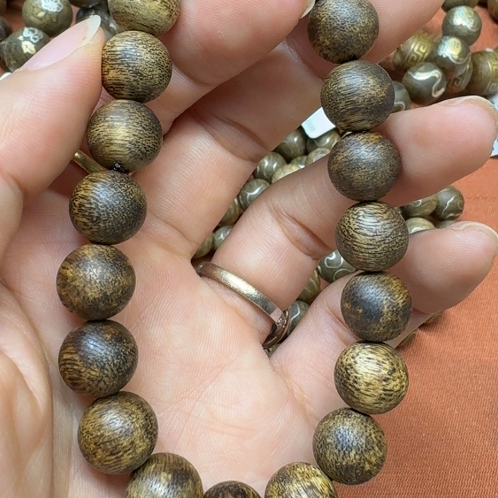 大叶紫檀（黑酸枝木类）