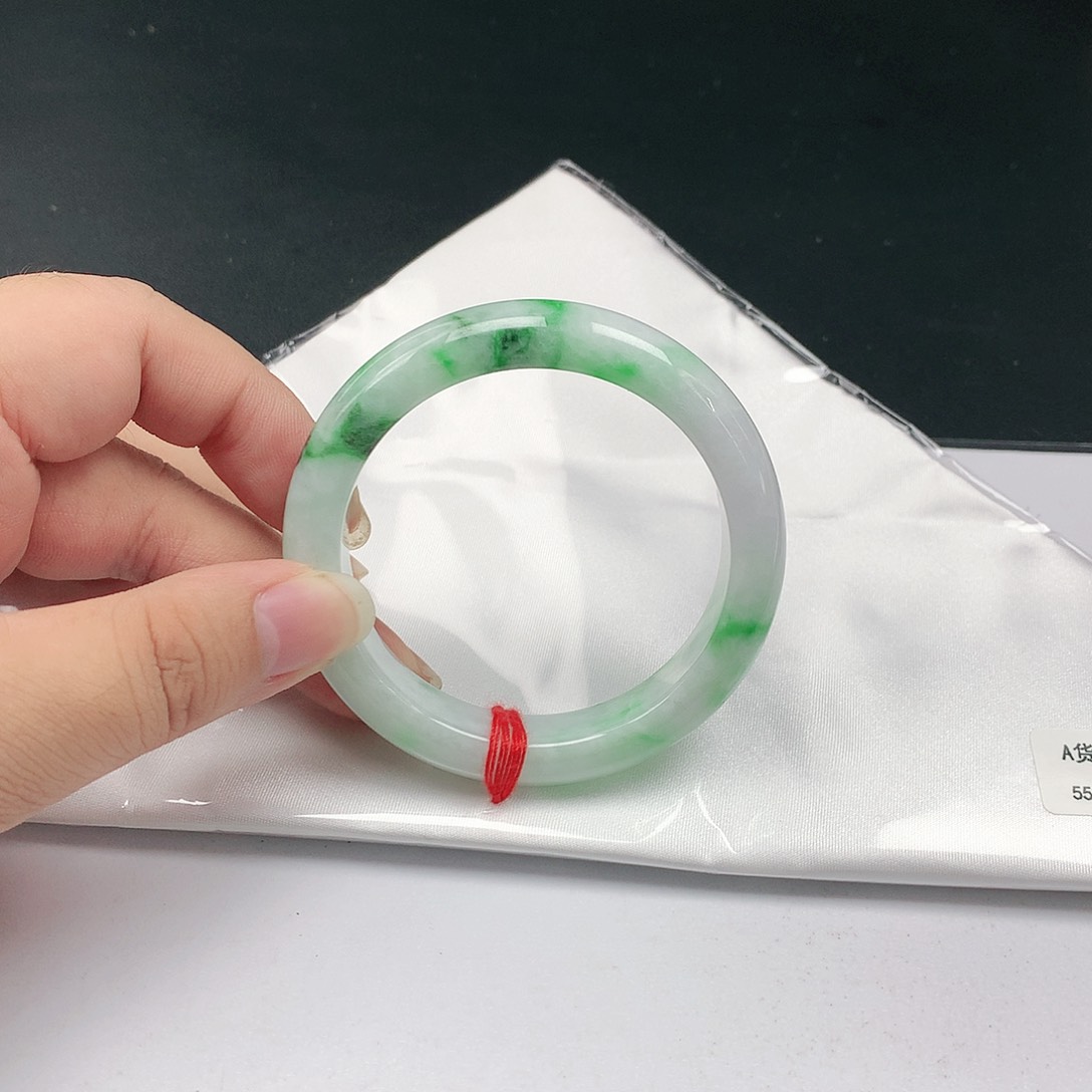 翡翠手镯未镶嵌翡翠145